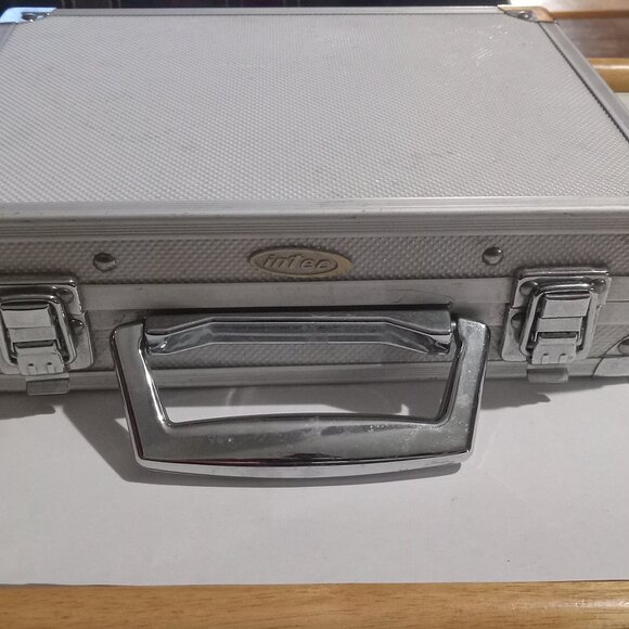 Intec Nintendo DS 3DS Hard Aluminum Silver Carrying Case Briefcase - Picture 1 of 6